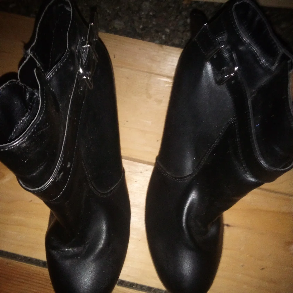 Booties - Picture 5 of 7